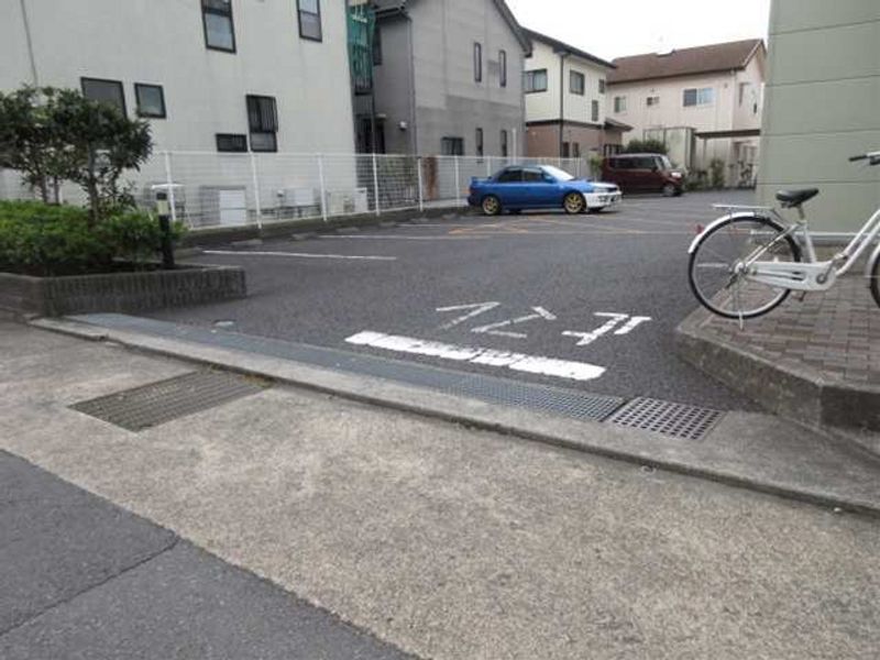 レオパレスＮ．Ｏ．Ｃ． 駐車場