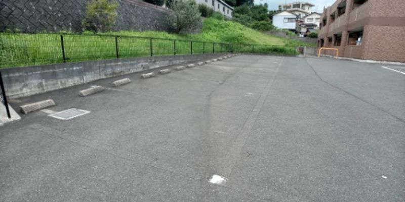 レオパレス高尾ヒルズ 駐車場