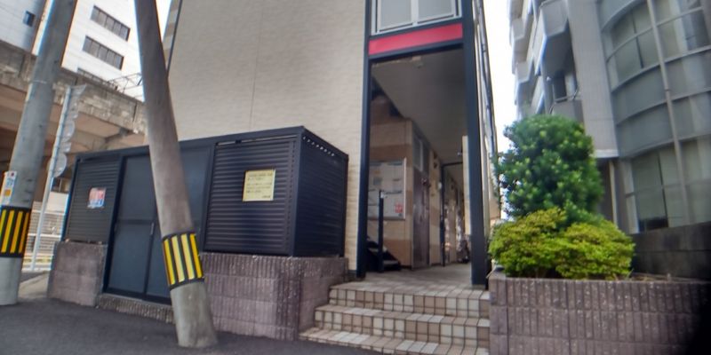 レオパレス佐賀５ エントランス
