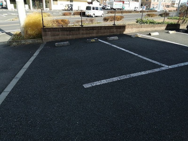 レオパレスみれいゆ 駐車場