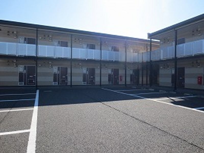 レオパレス希望 駐車場