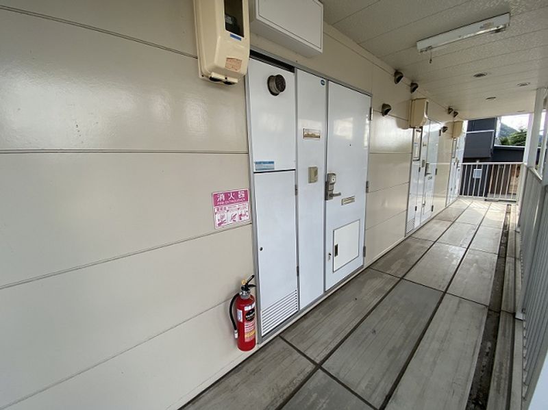 レオパレスドリーム２号館 玄関