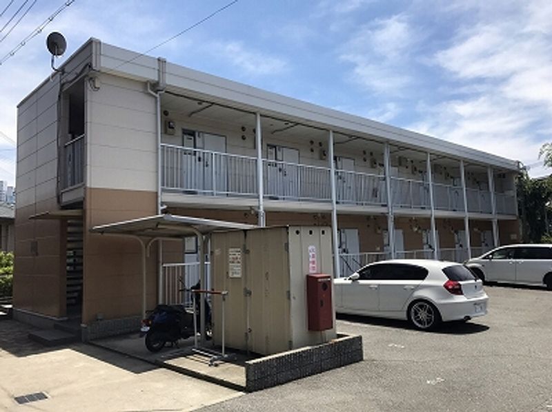 レオパレスラ・ピュール エントランス