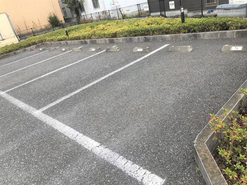 レオパレスサリーレ 駐車場