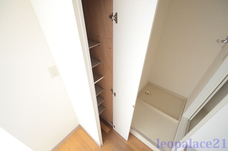 レオパレス中屋敷ガーデン 収納
