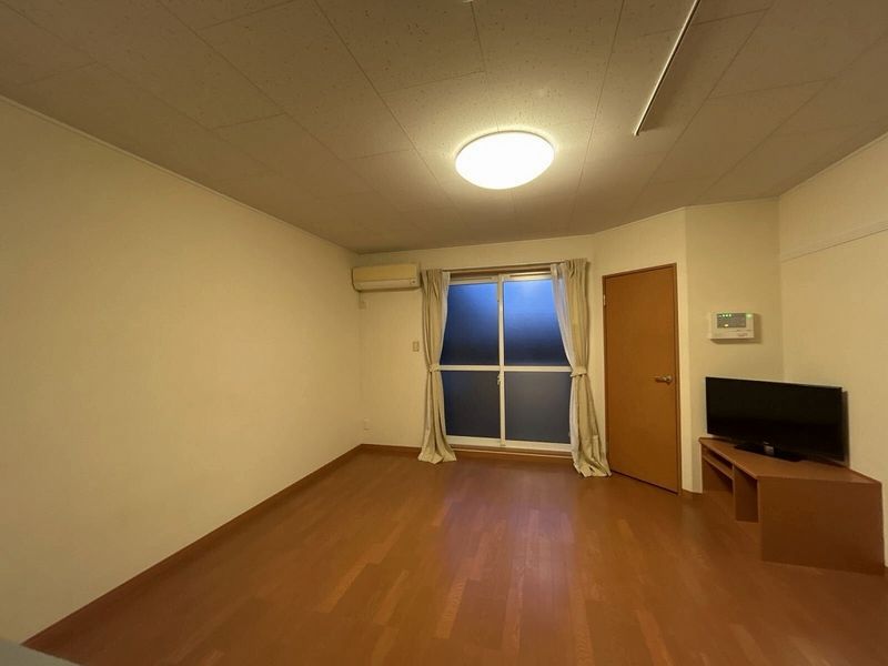 レオパレスブルームＹＫ 居間