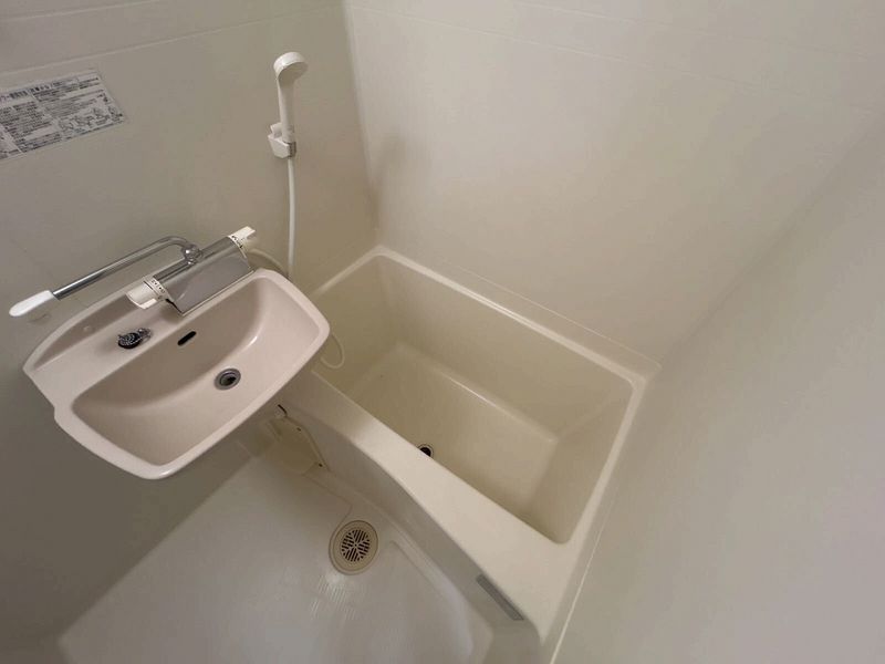 レオパレス角 風呂