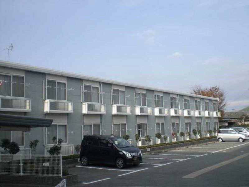 レオパレス上川原 外観