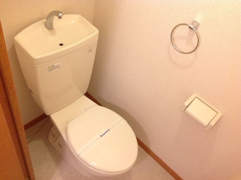 レオパレス朝気 トイレ