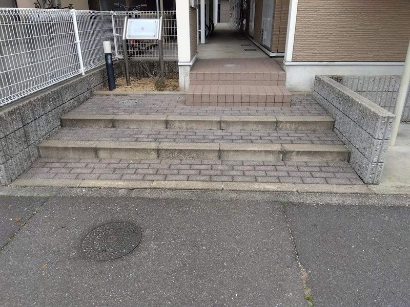 レオパレス富 エントランス