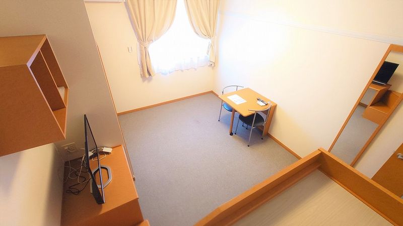 レオパレス久保 居間