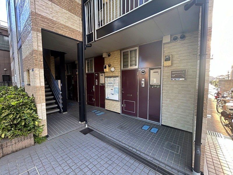 レオパレス目白通 エントランス