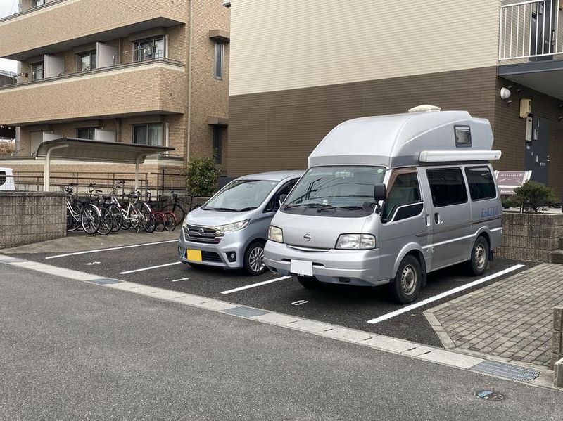 レオパレスソレアードⅡ 駐車場