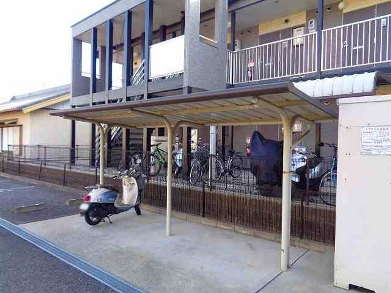 レオパレスアンソレイエ　下山 共用部分