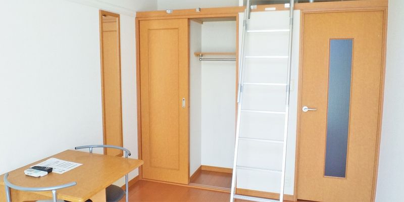 レオパレスプレジール 居間