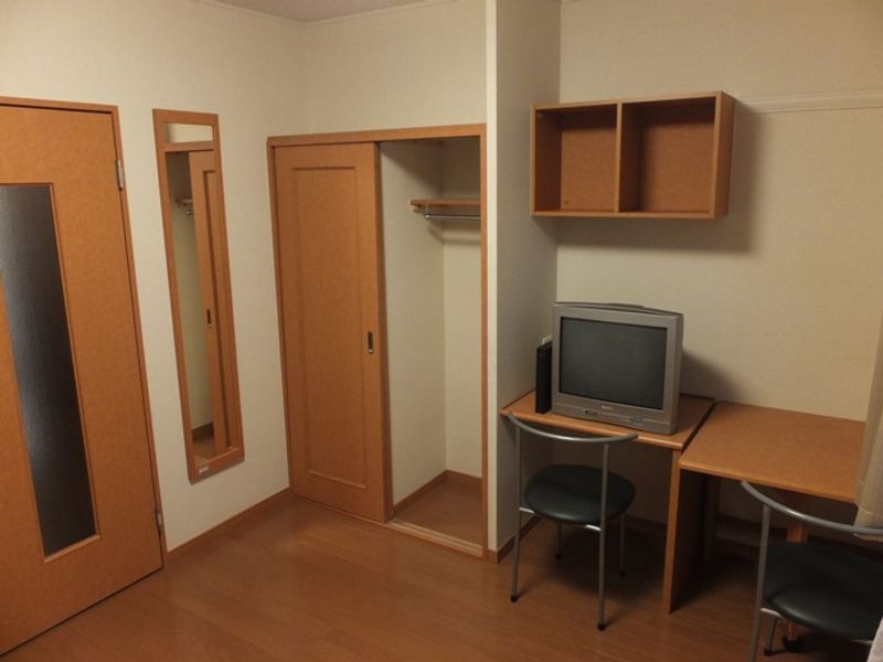 レオパレスサンロード 居間