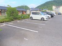 leopalace Miruko Wan River 停车场