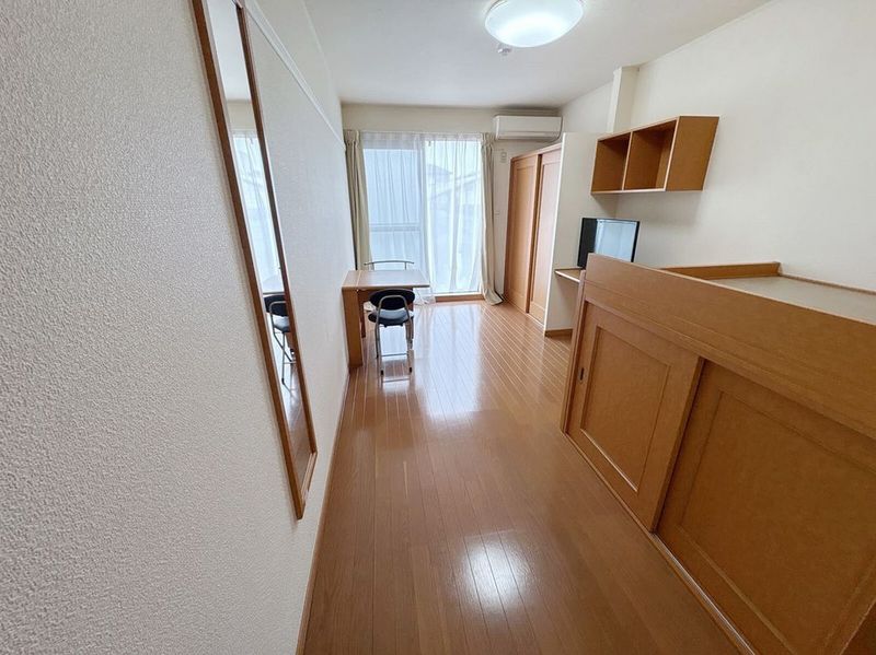 レオパレスエクシード塩浜 居間