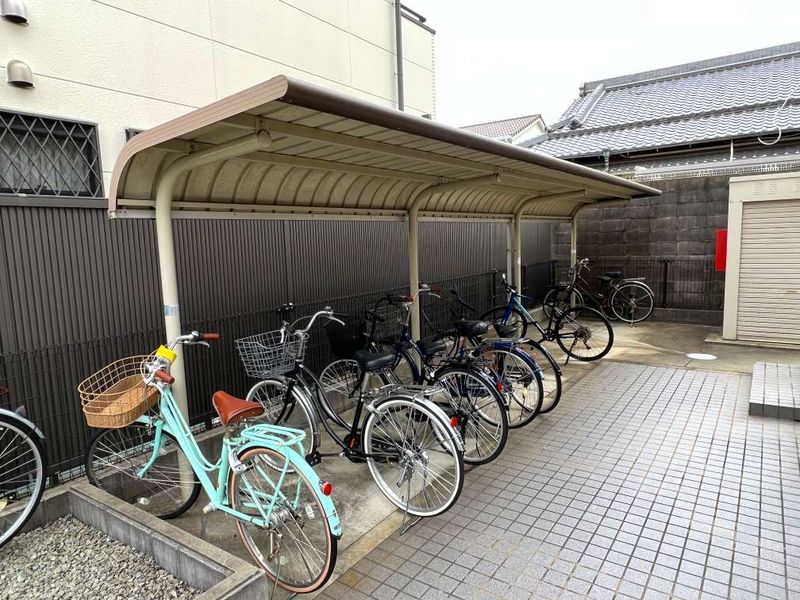 レオパレスセントラル島崎 共用部分