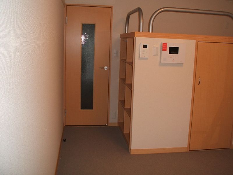 レオパレスセンターヴィレ 居間