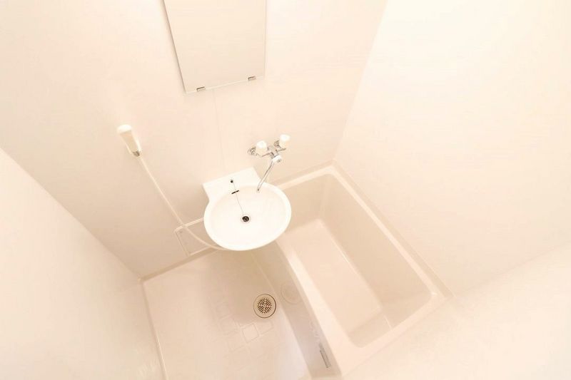 レオパレステルヌーラ彦根 風呂