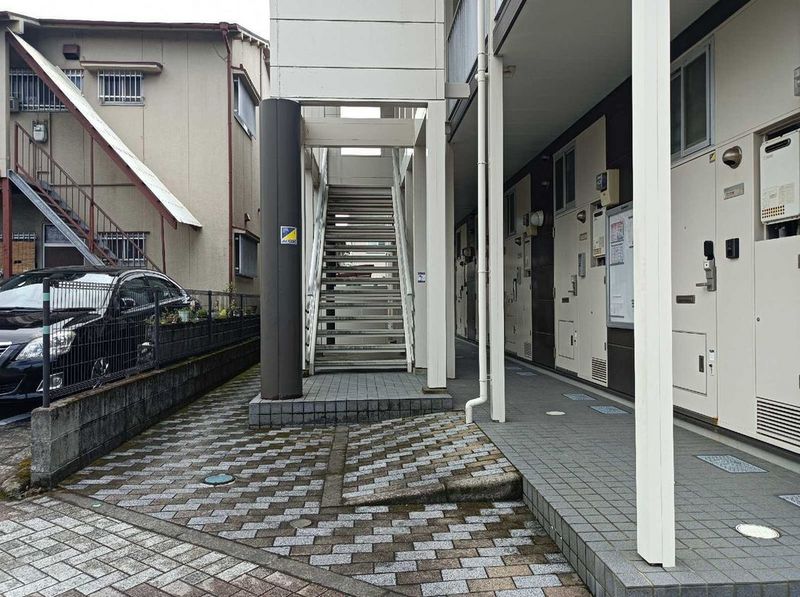 レオパレスジュネス紫原 エントランス