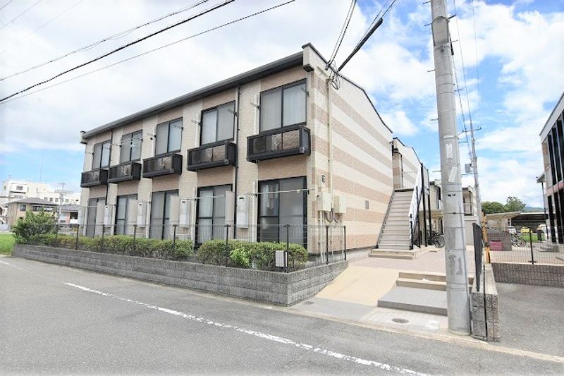 レオパレス八条 エントランス