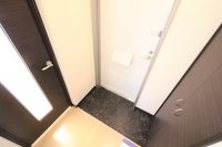 LEONEXT Mibu Shakomae Entrance