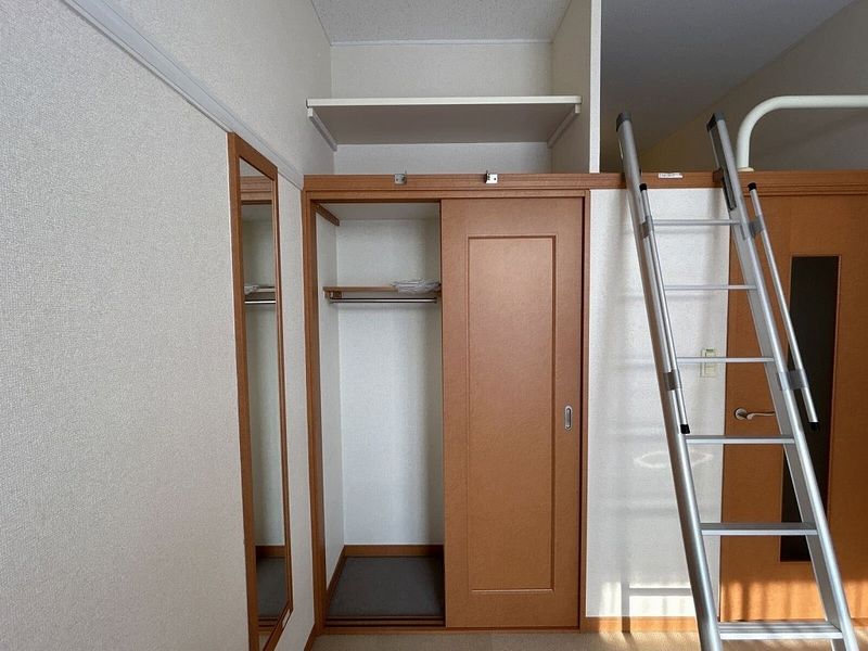 レオパレスグランプラス 収納