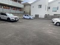 レオネクストトンゴーノ 駐車場