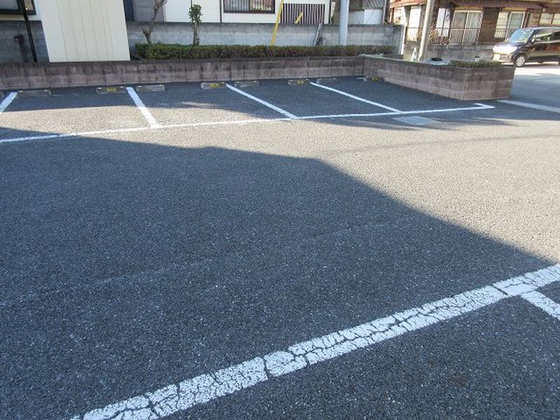 レオパレス長野一丁目 駐車場