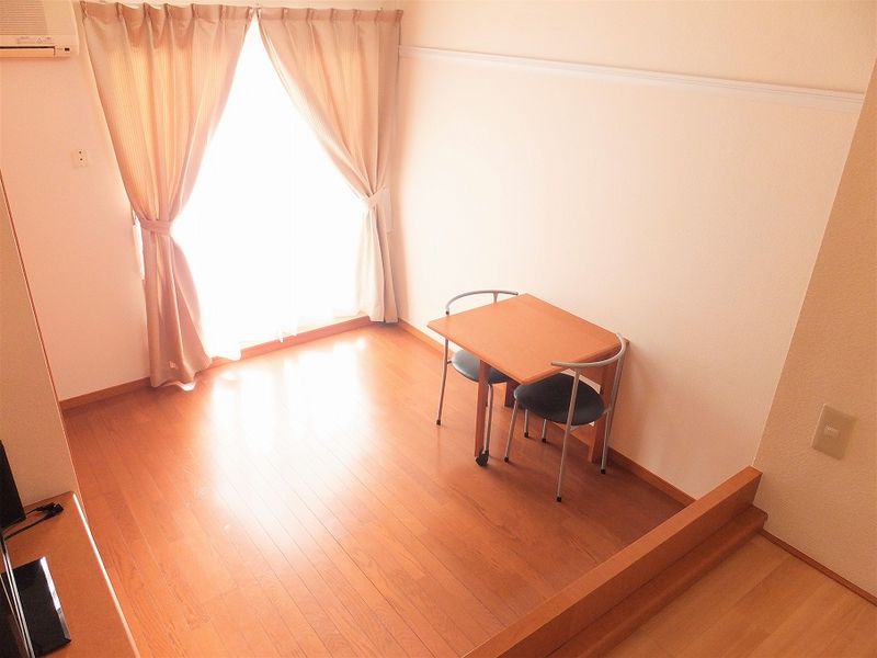 レオパレス愛 居間