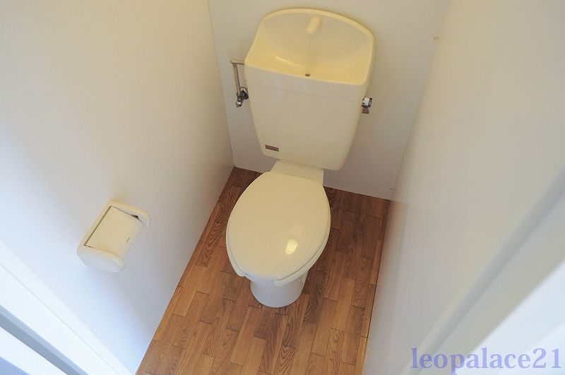 LEONEXT First S Toilet