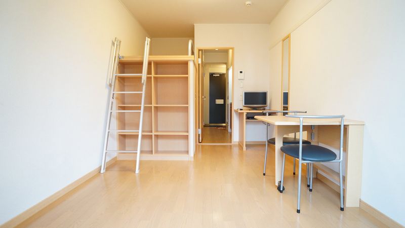 レオパレスエスポワール今里 居間