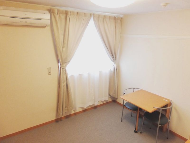 レオパレスＭＯＲＩＥ 居間
