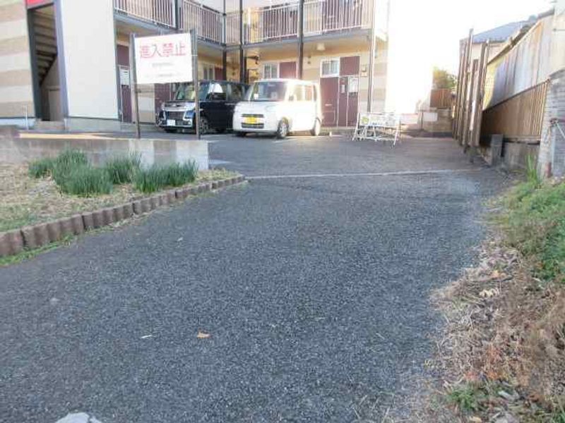 レオパレスイーグル 駐車場