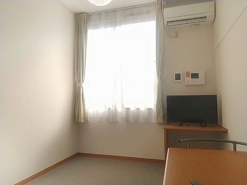 レオパレス小柳町Ⅱ 居間