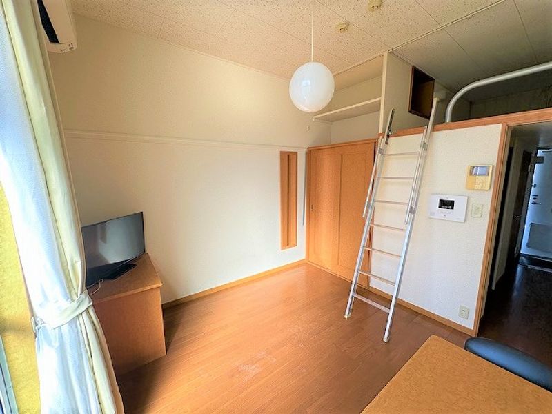 レオパレスＡＳＡＨＩ 居間