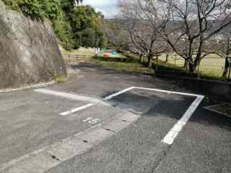 レオパレスパークヒルズⅡ 駐車場