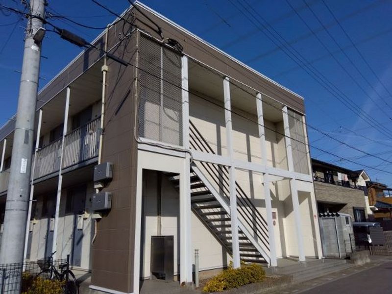 レオパレスプラムフローラ エントランス