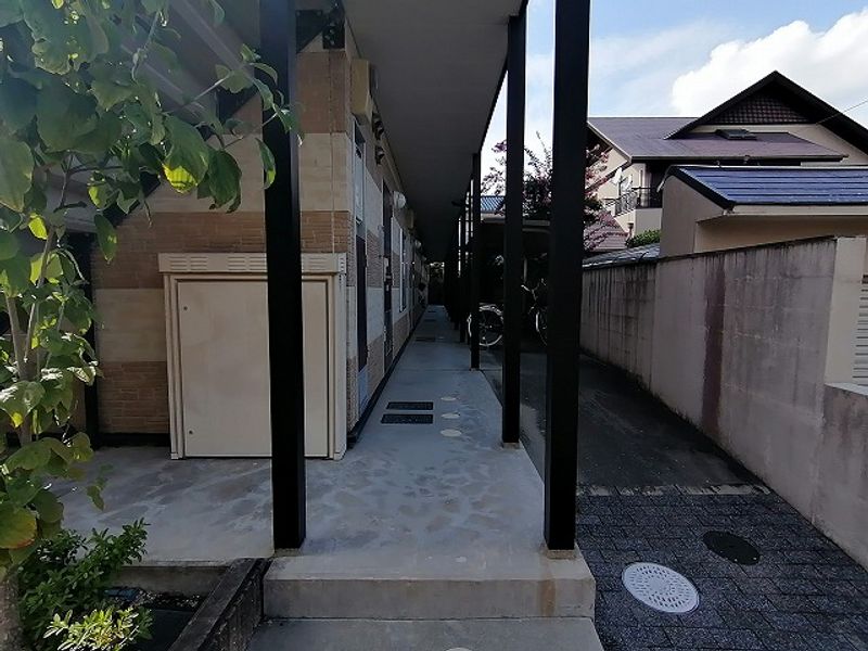 レオパレス逆瀬川 外観