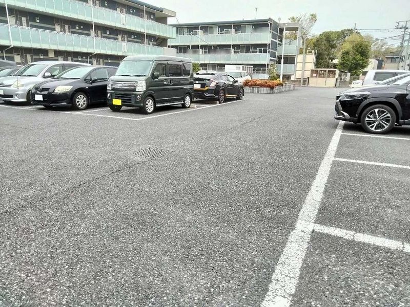 レオネクストタウンコートⅡ 駐車場
