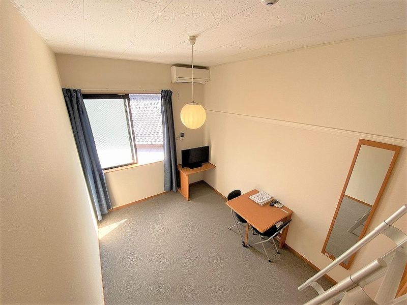 レオパレス中津瀬 居間