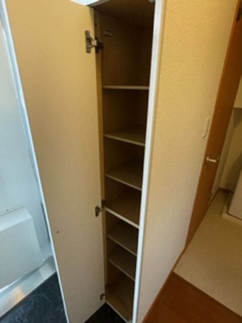 レオパレスステッラ 玄関