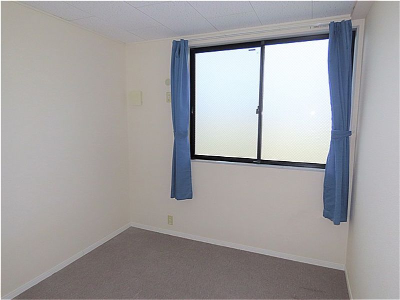 レオパレス小桜 居間