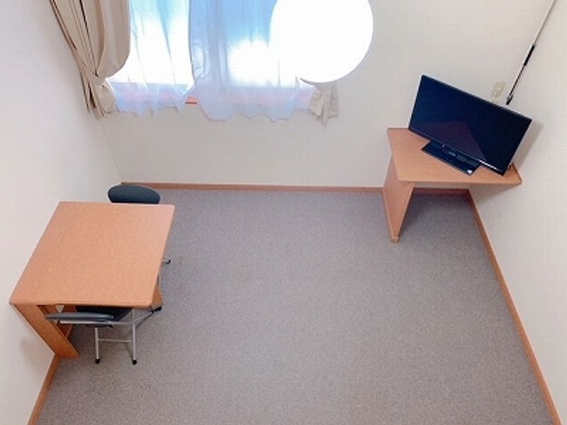 レオパレスＣＯＺＹ 居間