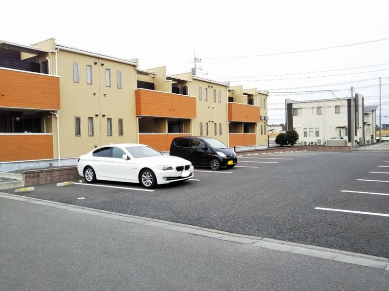 レオネクストかきの木 駐車場