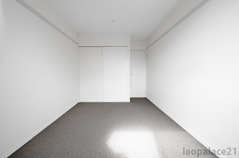 レオパレスみなみ 寝室