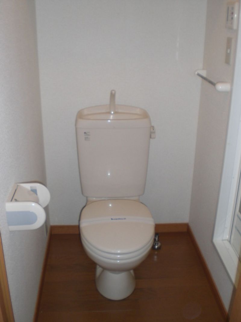 レオパレスラフィネ　丸山 トイレ