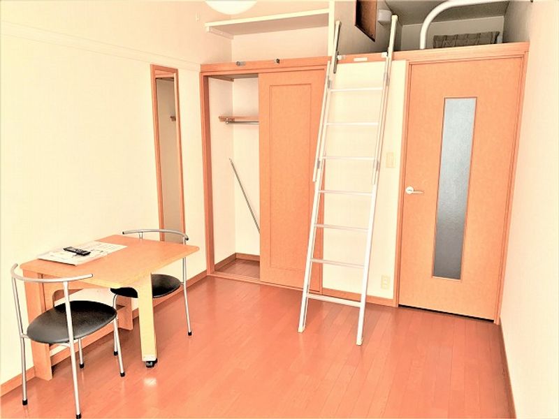 レオパレスサンシティー 居間
